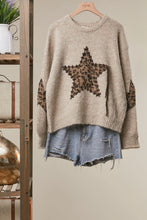 Load image into Gallery viewer, Bold Star Detail Knit Sweater