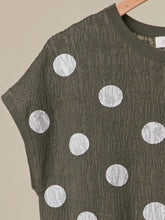 Load image into Gallery viewer, Textured Polka Dot Cap Sleeve Top