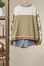 Load image into Gallery viewer, Colorblock Daisy Graphic Top