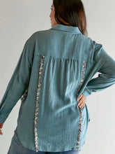 Load image into Gallery viewer, Frayed teal Multi Print Top Plus