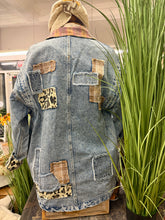 Load image into Gallery viewer, Washed  Patched Button Denim Jacket
