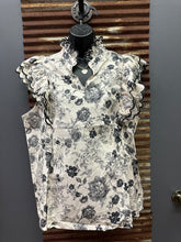Load image into Gallery viewer, Black Floral Scalloped Sleeve Top