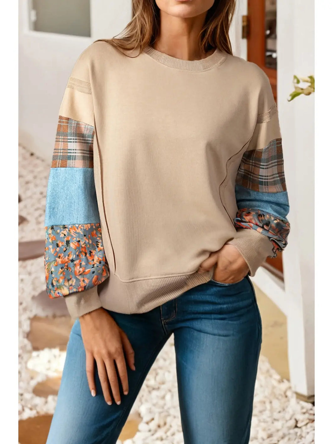 Plaid Patchwork Sleeve Raw Seam Sweatshirt
