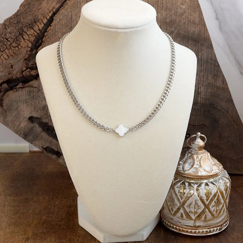 Lustrous Luck – Dainty Clover Pendant Necklace