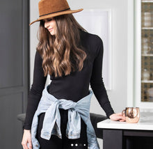 Load image into Gallery viewer, Britts Knits Get Away Foldable Panama Hat