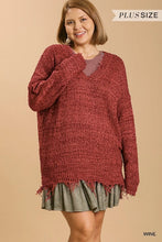 Load image into Gallery viewer, Wine Frayed Hem Sweater