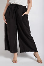 Load image into Gallery viewer, Black Wide Leg Frayed Pants