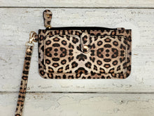 Load image into Gallery viewer, Wristlet Wallet