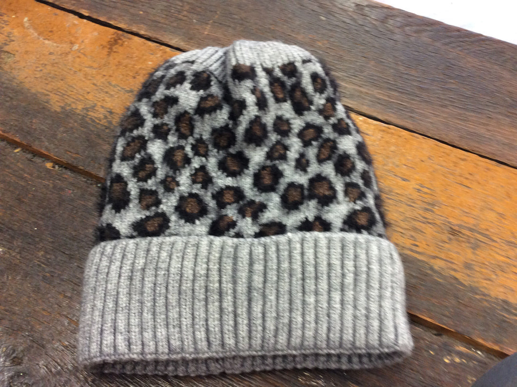 Women’s Gray Leopard Hat